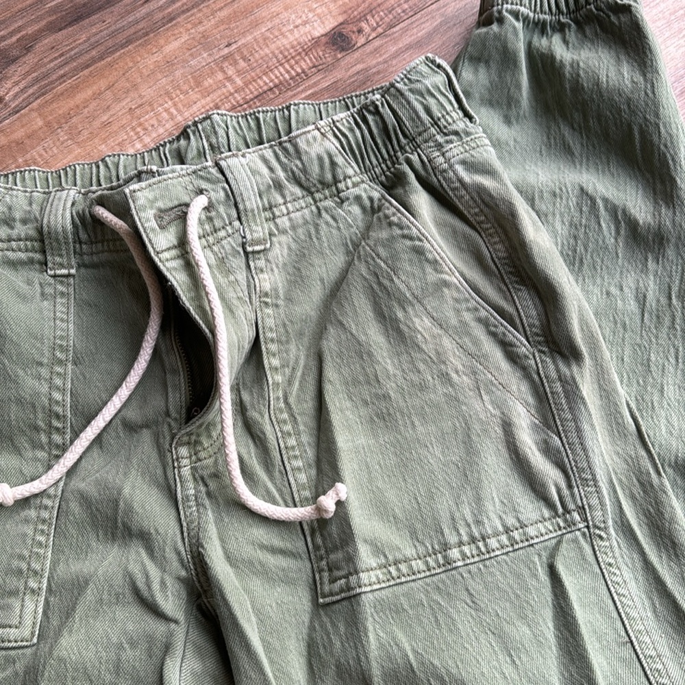 American Eagle Outfitters Green Joggers - Picture 2 of 6